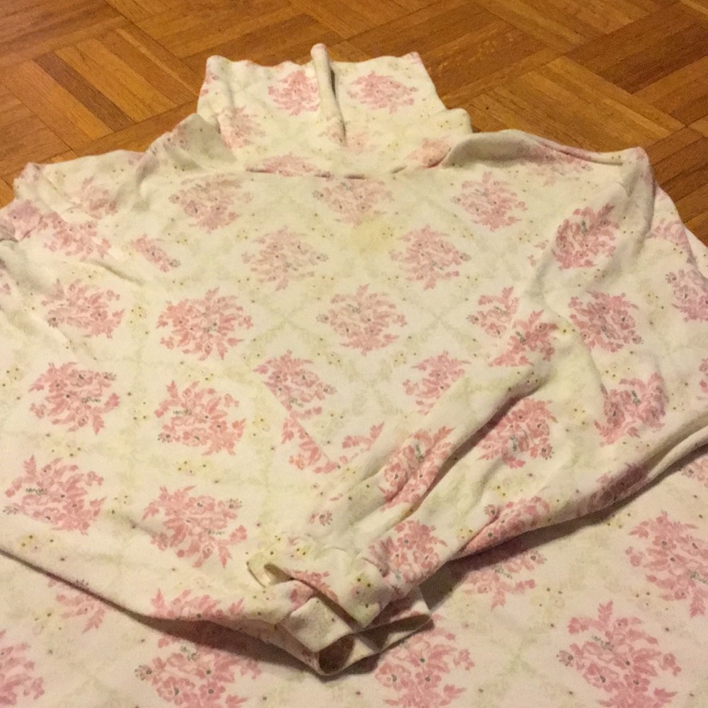 Sweater white and pink turtleneck